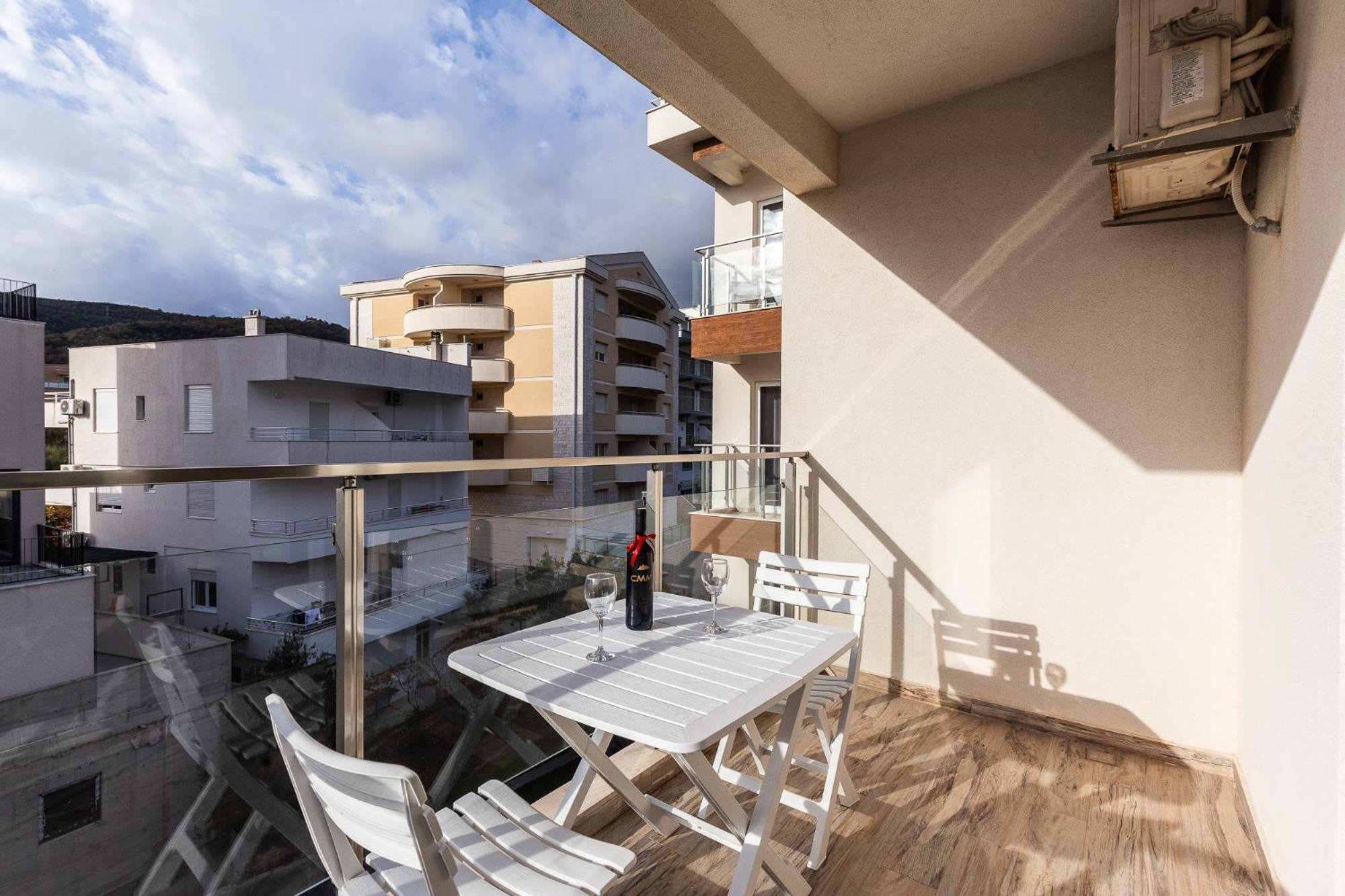 Sunny Side Wellness Resort&Spa Budva Exterior foto
